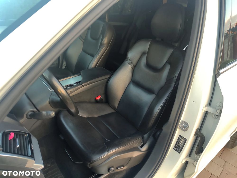 Volvo XC 90 B5 D AWD Geartronic Momentum - 26