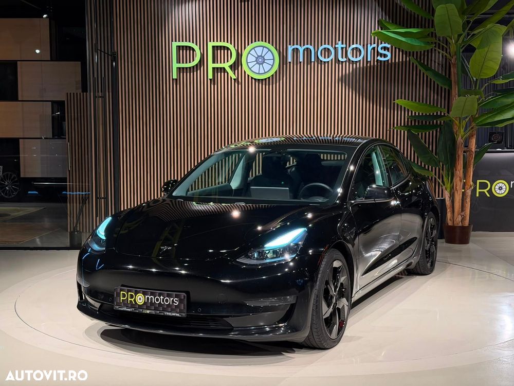 Tesla Model 3 - 5