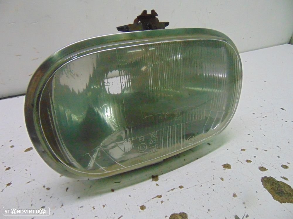 Peugeot 204 farol - 3