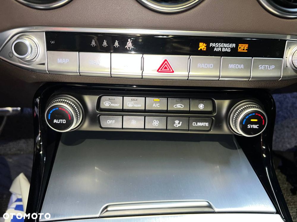 Kia Stinger 3.3 T-GDI V6 GT AWD - 32