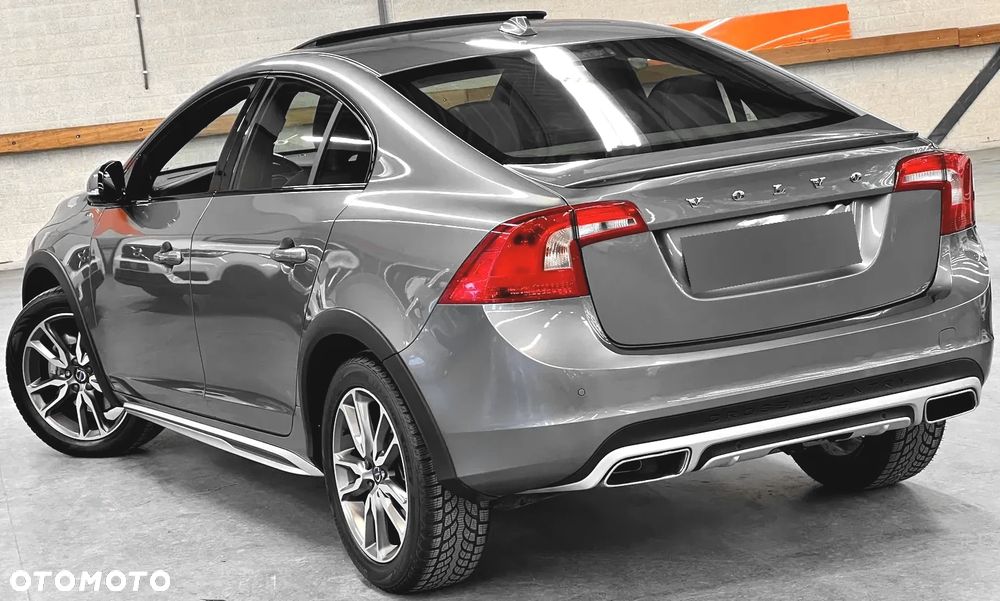 Volvo S60 Cross Country - 4