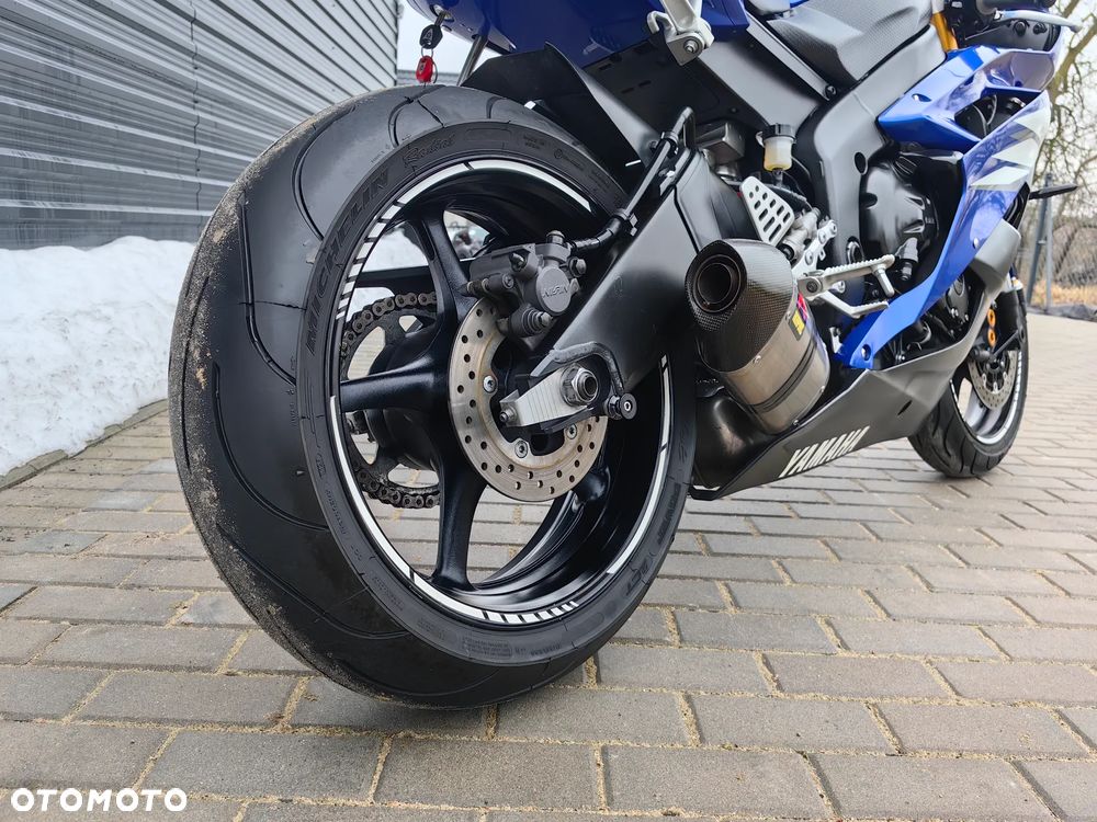 Yamaha R6 - 12