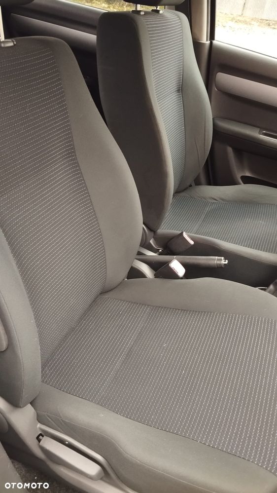 Suzuki Swift 1.3 DDiS Club - 8