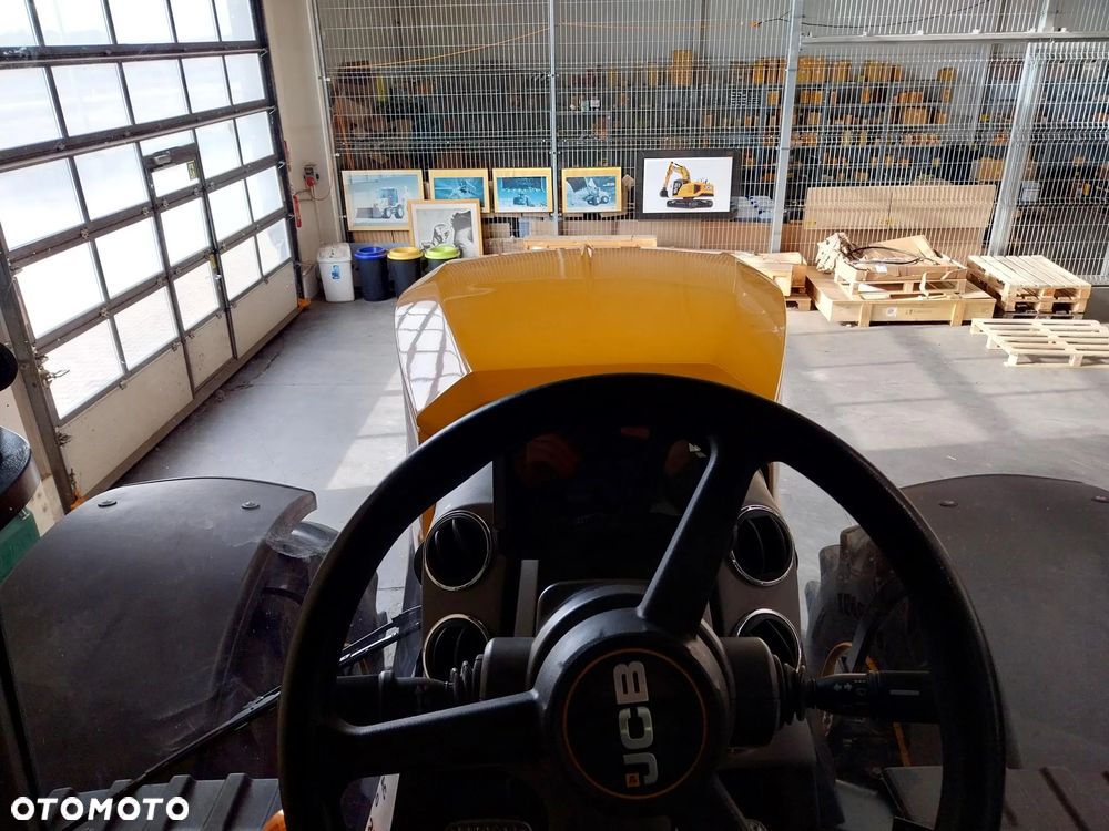 JCB 8330 iCon - 5