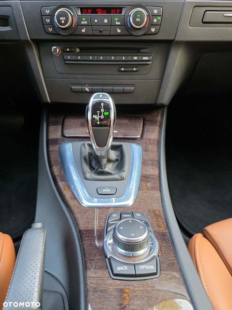 BMW Seria 3 335i Coupe Edition Exclusive - 24