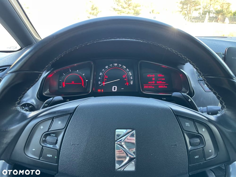 Citroën DS5 1.6 e-HDi Chic MCP - 13