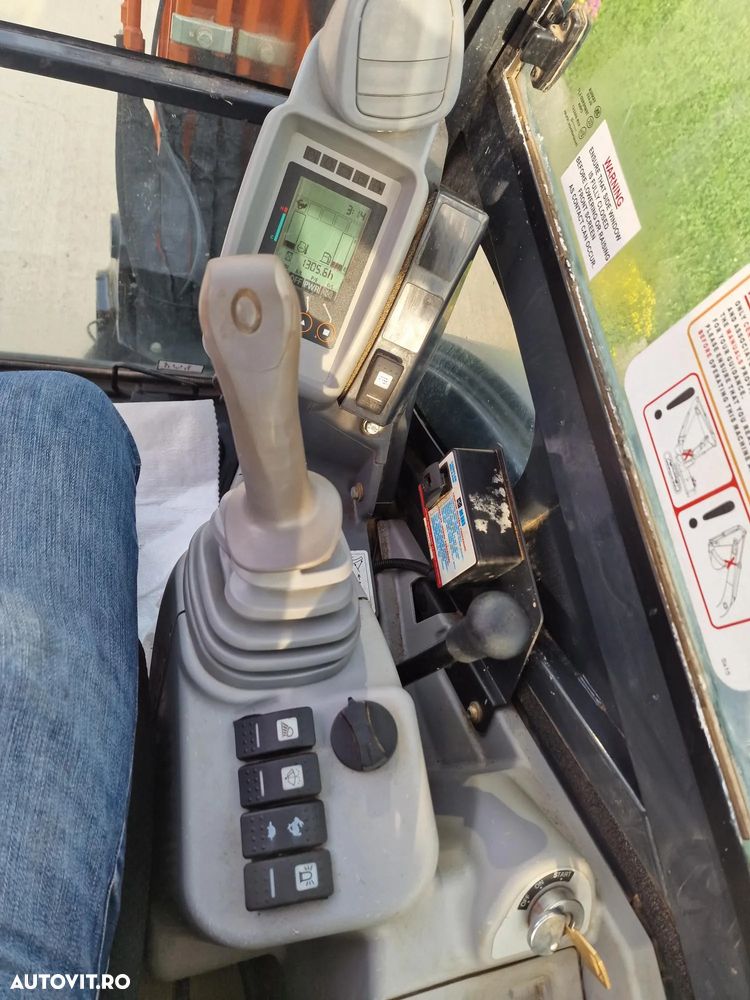 Hitachi ZX33U-6, Masa Operationala 3,7t, 2023, 1.305h, CUPLA RAPIDA HIDRAULICA+3 CUPE NOI, SistemAntifurt, Inst picon, senile 80% bune, Aer conditionat, Adancime sapare 5m, Ridica 2,8tone, Motor 25CP, posibilitate leasing 4 ani, CA NOU-PROMOTIE 36900 EUR+Tva - 4