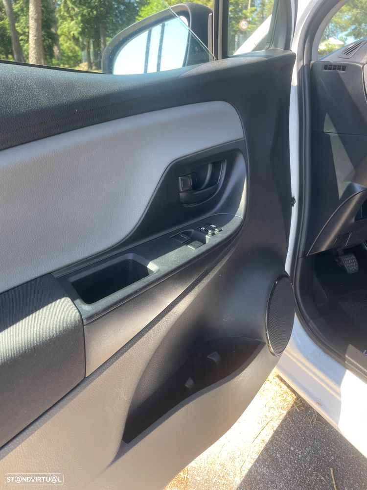 Toyota Yaris - 11