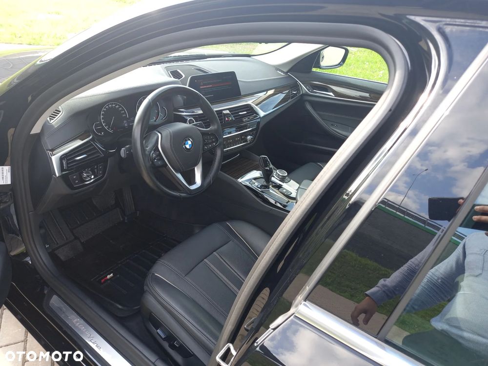 BMW Seria 5 520d xDrive Luxury Line - 9