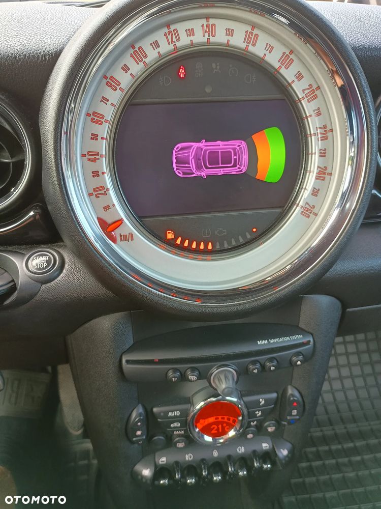 MINI Cooper Standard - 13