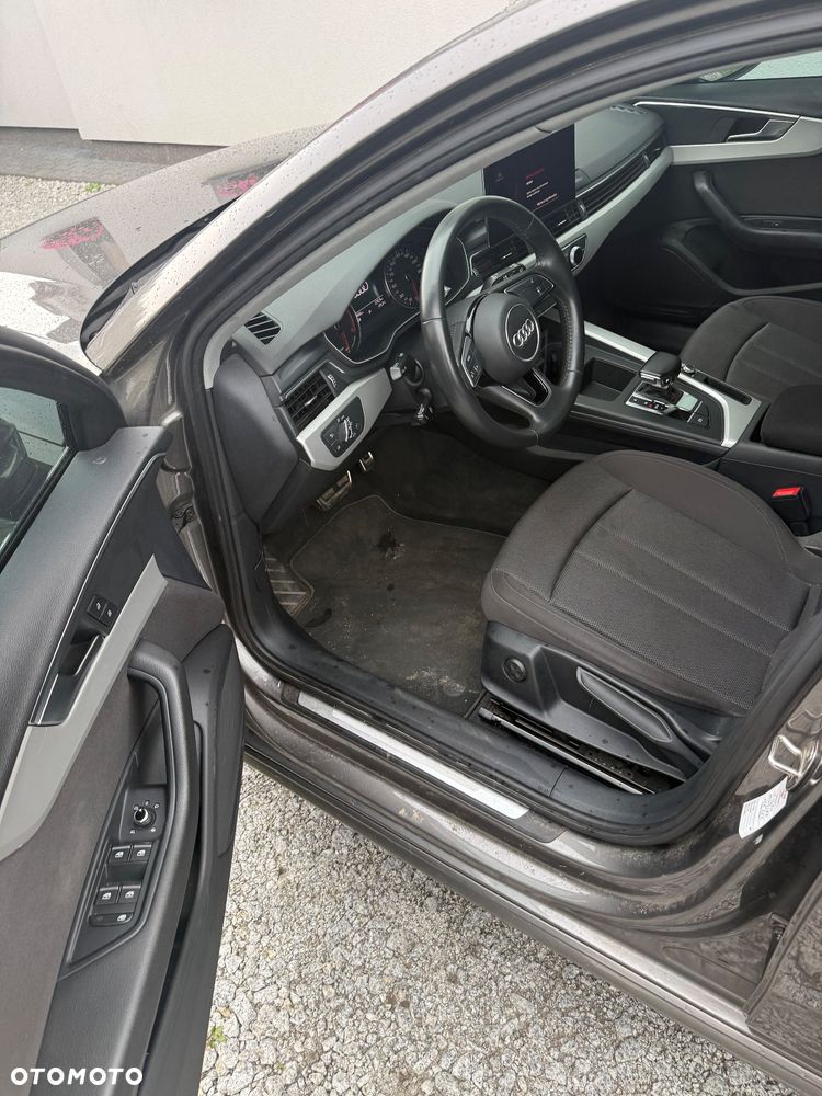 Audi A4 Avant 30 TDI S tronic - 13