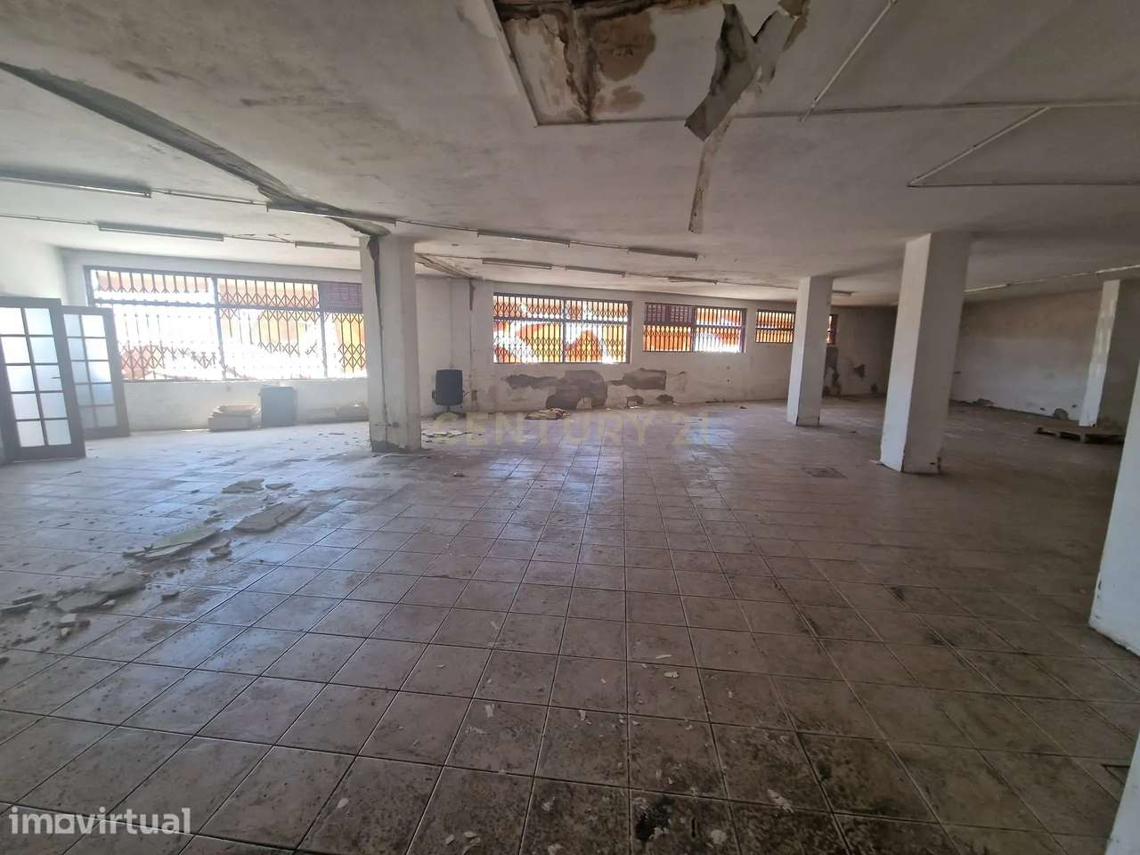 Espaço comercial para recuperação em Delães, Vila Nova de Famalicão/GR - Grande imagem: 4/20