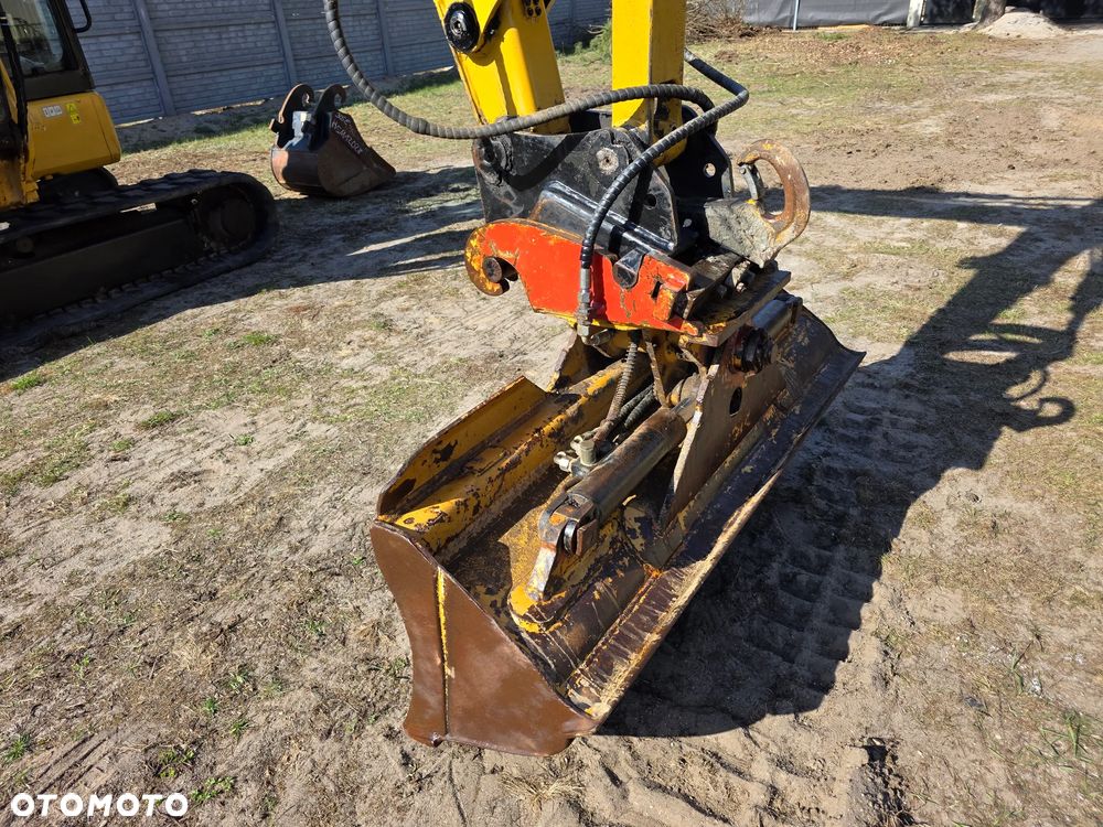 Caterpillar 305 - 23