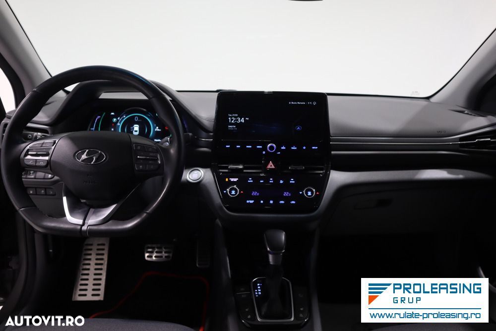 Hyundai IONIQ - 11