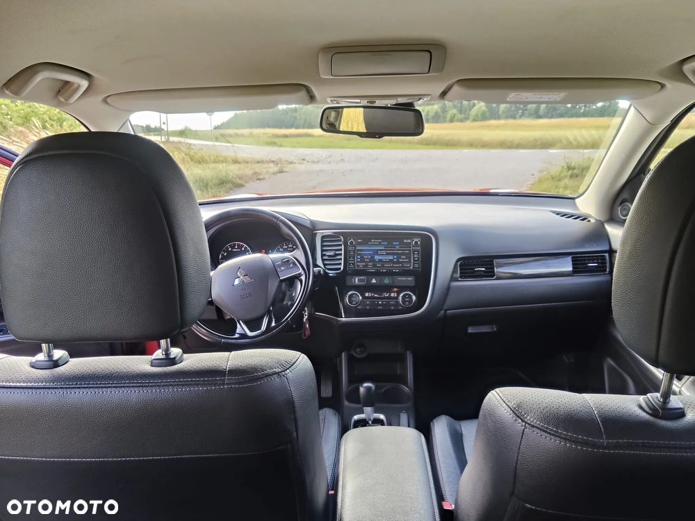 Mitsubishi Outlander 2.0 Intense 2WD CVT - 14