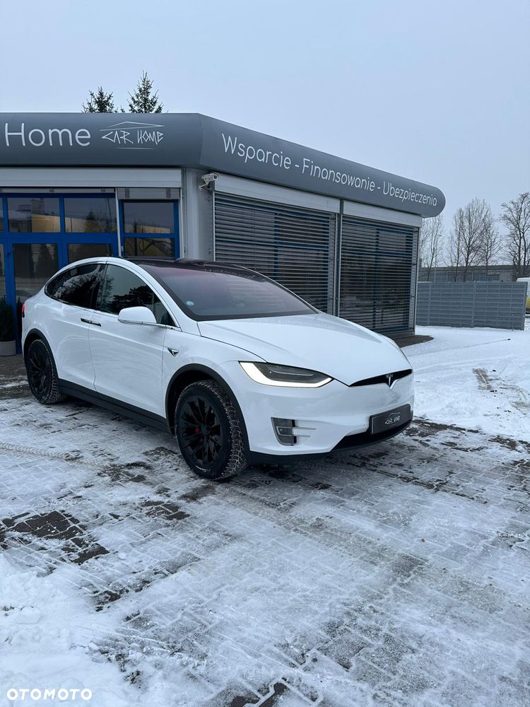 Tesla Model X - 6
