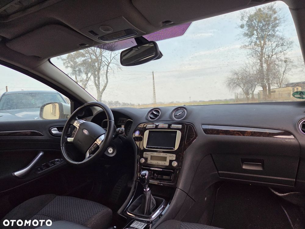Ford Mondeo 2.5 Ghia - 7