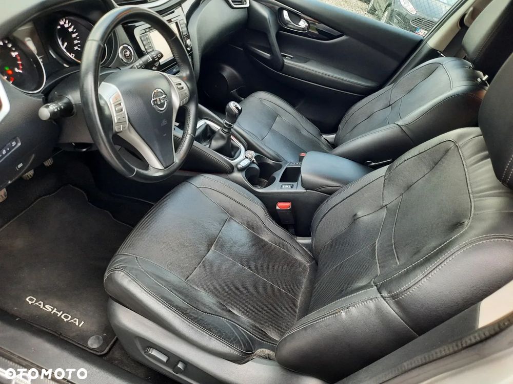 Nissan Qashqai 1.6 DCi 4x4 Tekna EU6 - 17