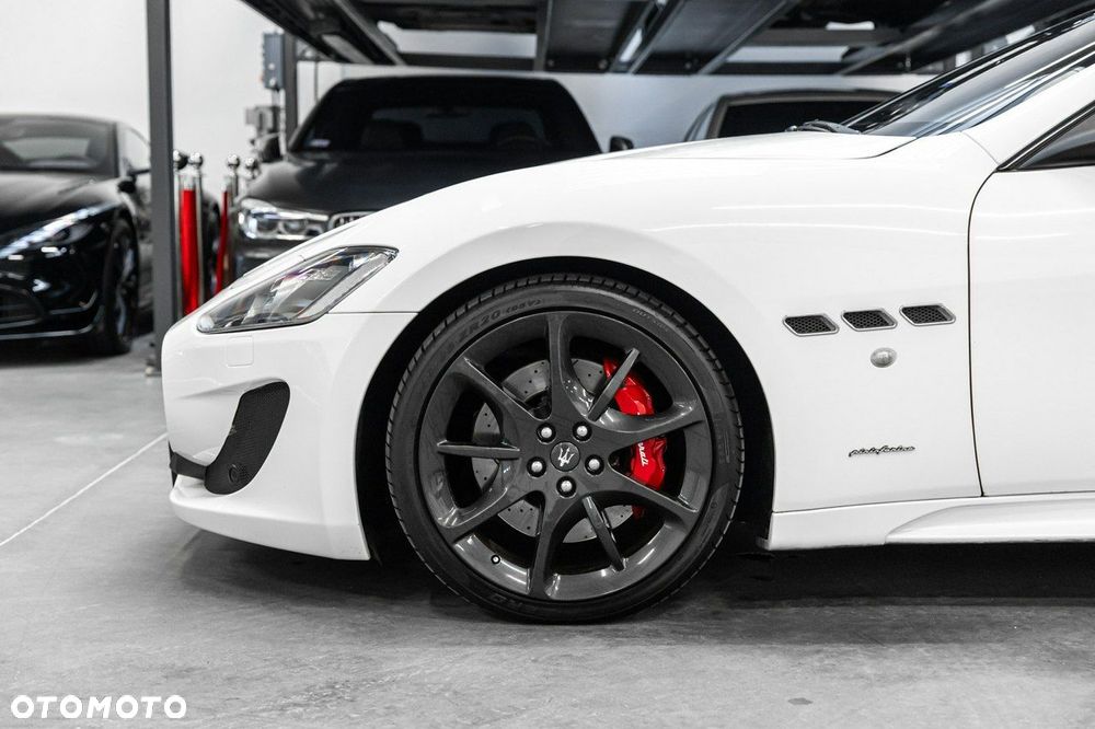 Maserati GranTurismo Sport - 12