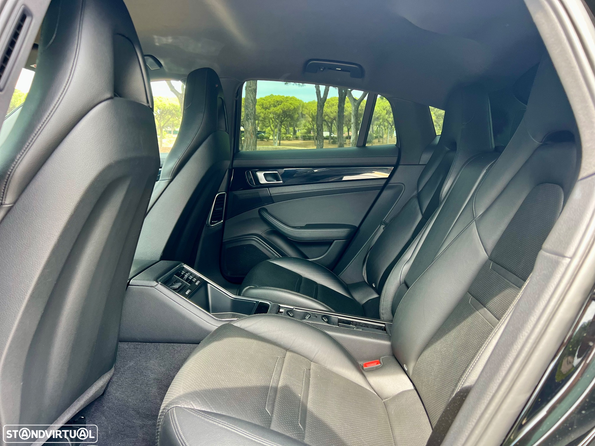 Porsche Panamera 4 E-Hybrid - 35