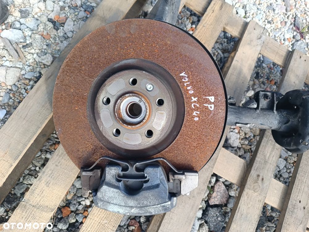 ZWROTNICA PRAWA KOMPLETNA  MC PHERSON PRAWY 32221857 VOLVO XC40 II 1.5 HYBRYDA PLUG-IN - 2