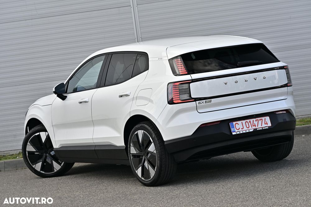 Volvo EX30 Single Motor Extended Range RWD Core - 7