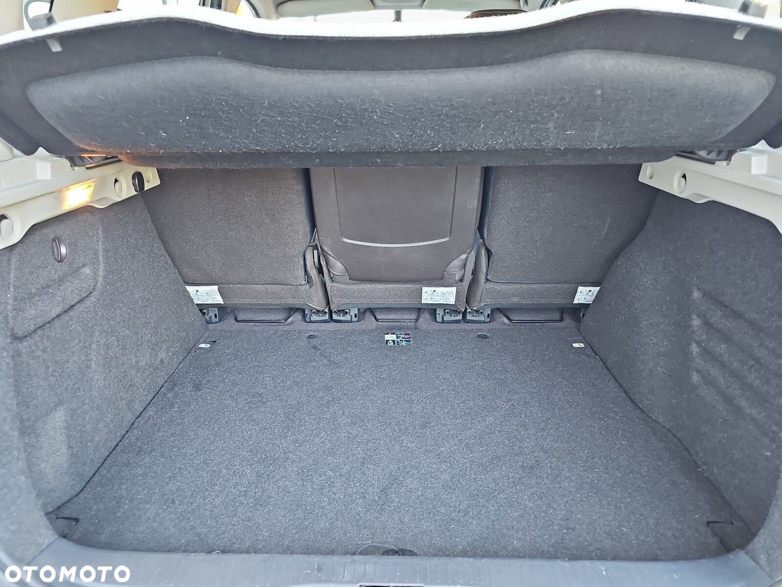 Renault Scenic 2.0 16V Privilege X-Tronic CVT - 28