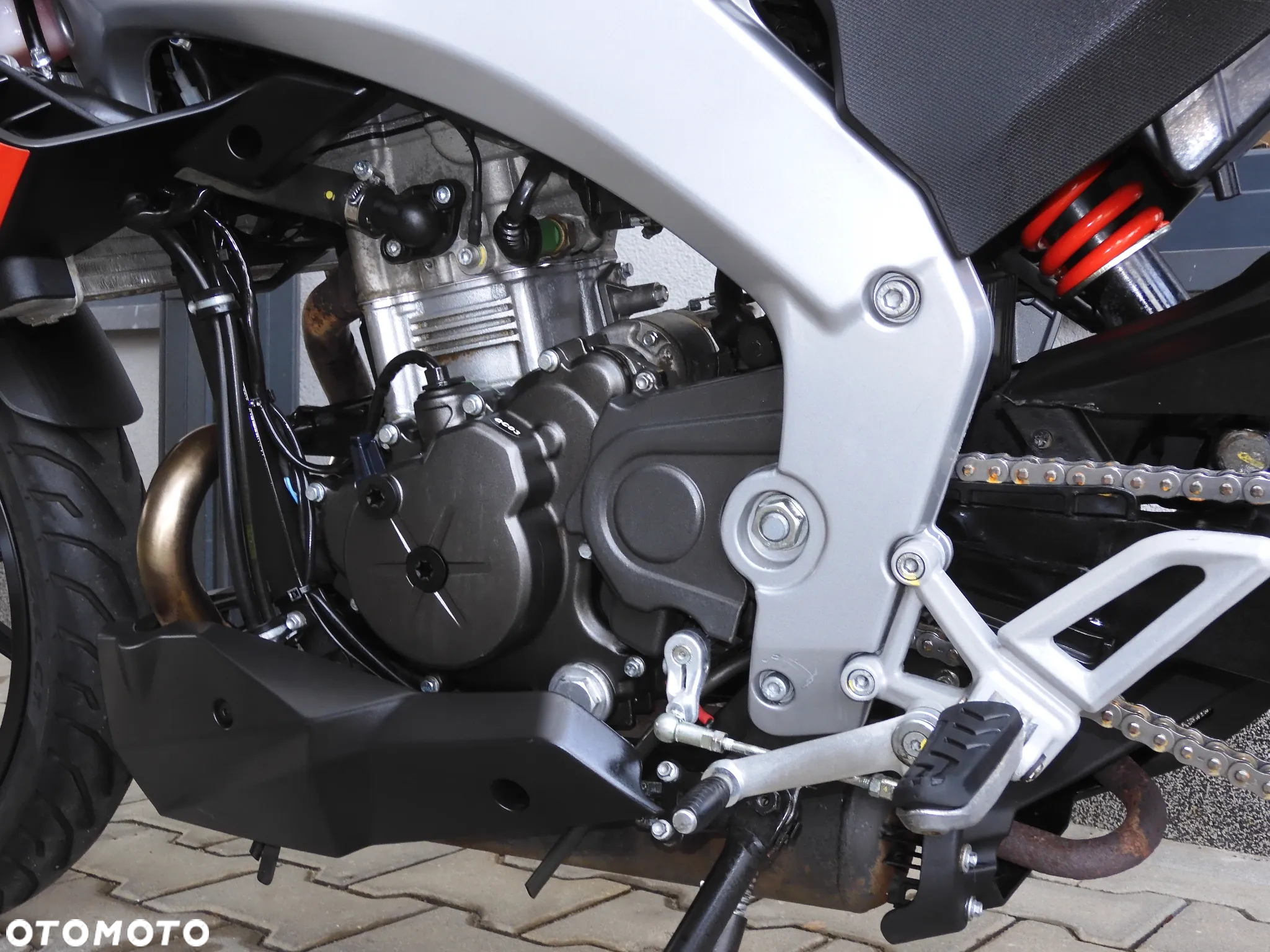 Aprilia Tuono - 30