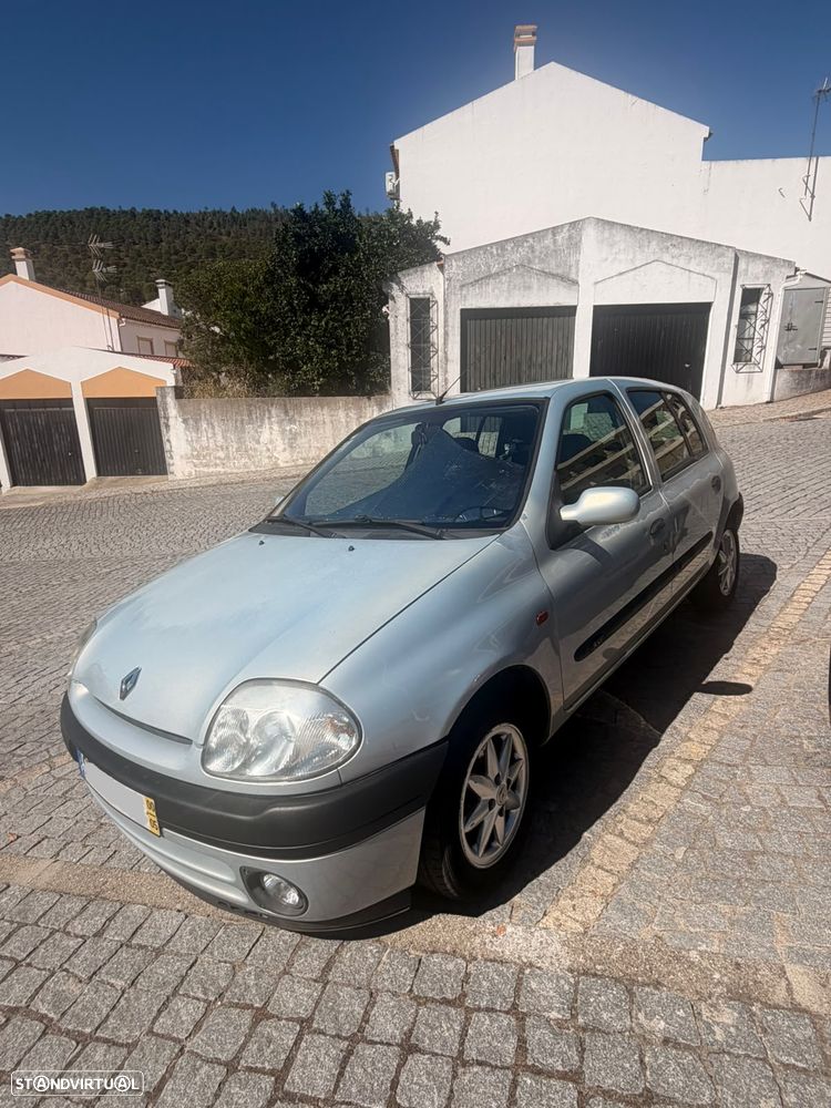 Renault Clio - 8