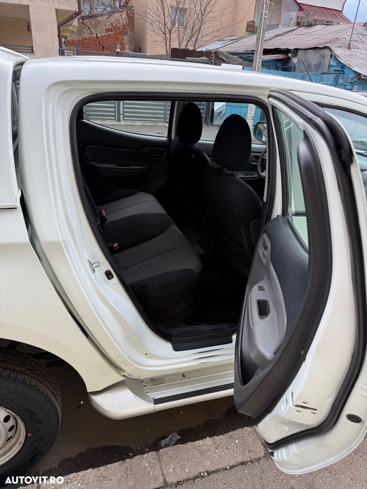 Mitsubishi L200 Double Cab M/T Invite - 36