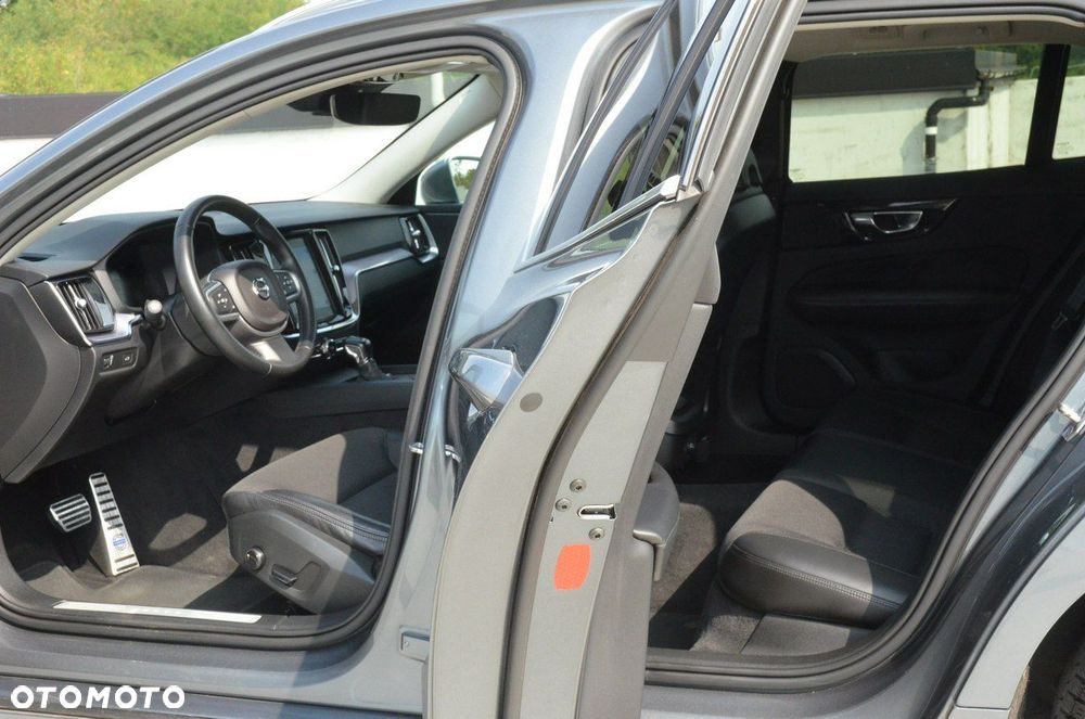 Volvo V60 D4 Geartronic Momentum - 39