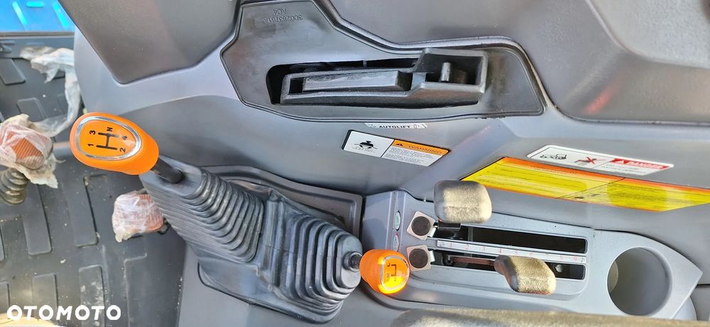 Solis S90 Nowy ciągnik rolniczy, wyprzedaż rocznika Finansowanie 0% - 11