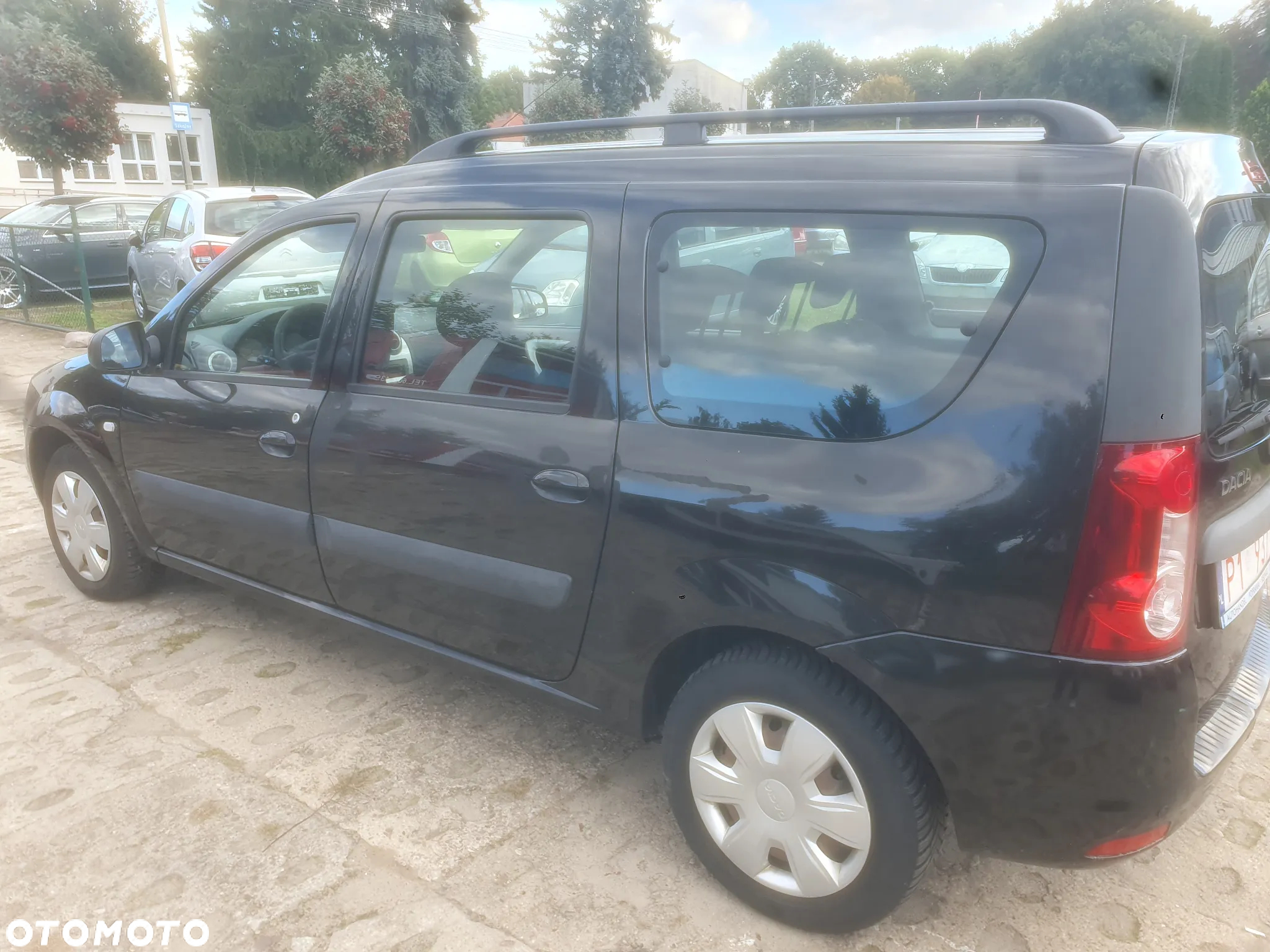 Dacia Logan MCV 1.6 16V Hi-Flex - 9