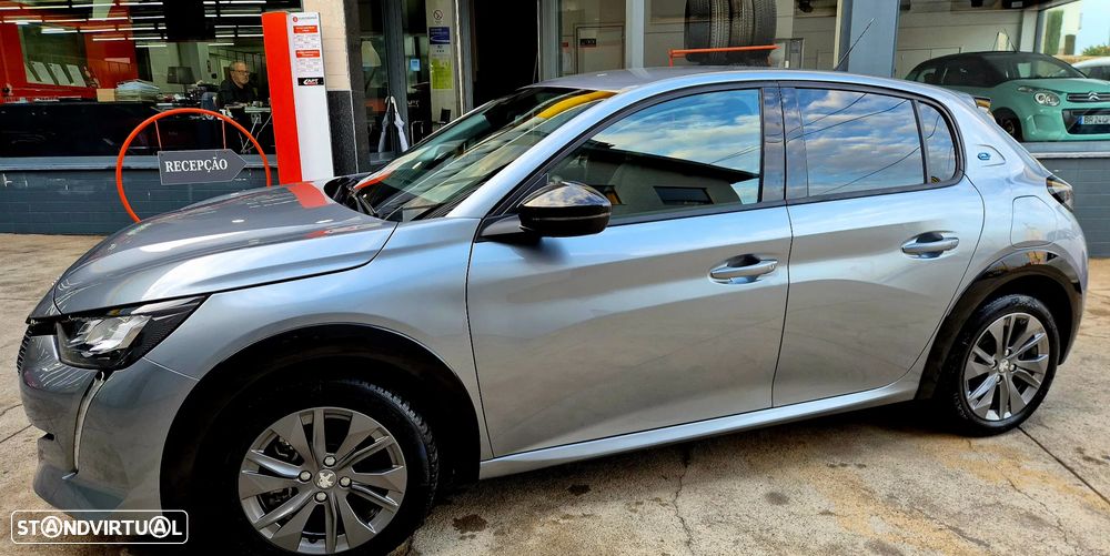 Peugeot e-208 Allure Pack - 5