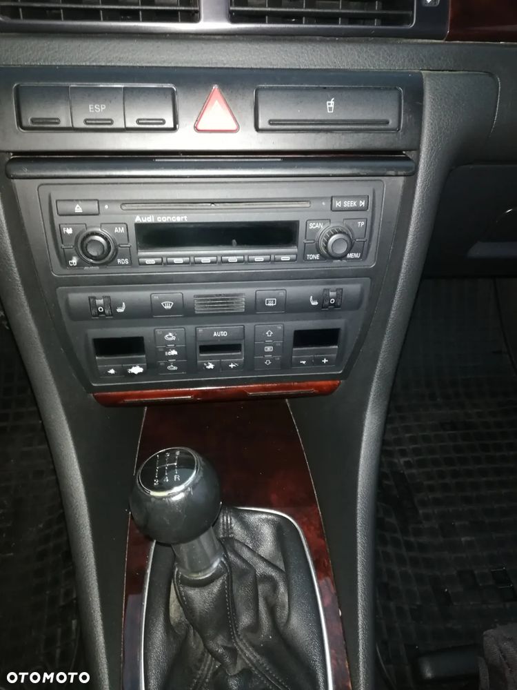 Audi A6 Avant 2.4 - 26