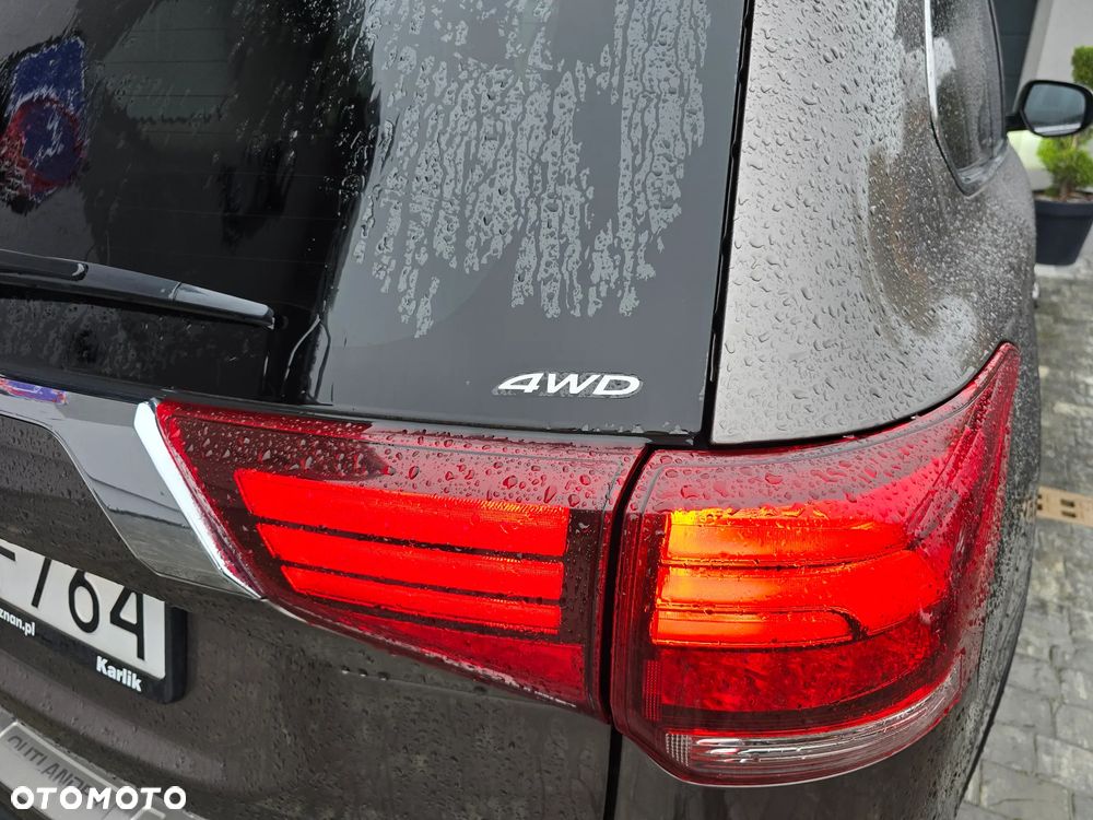 Mitsubishi Outlander 2.0 Intense + 4WD CVT - 27