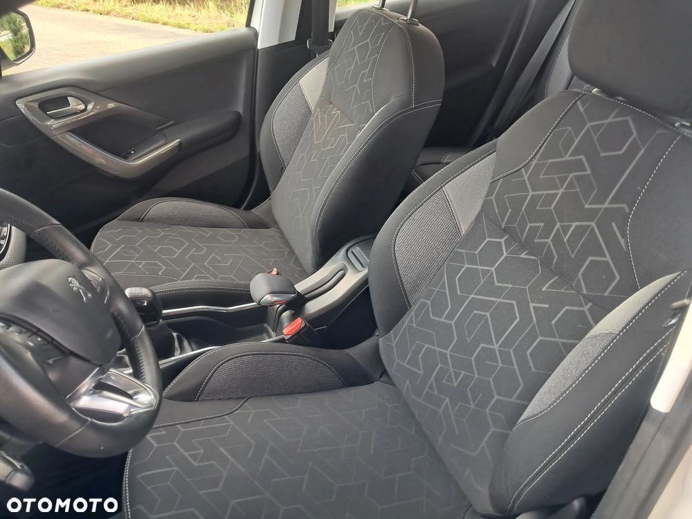 Peugeot 2008 1.6 e-HDi Allure S&S - 8