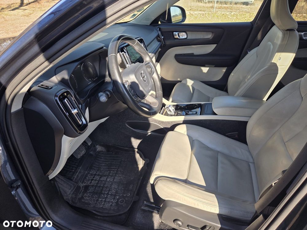 Volvo XC 40 D4 AWD Inscription - 19