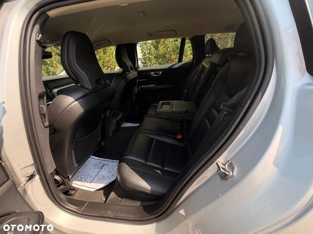 Volvo V60 D3 SCR AWD - 25