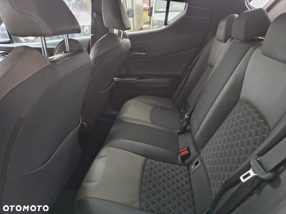Toyota C-HR - 9