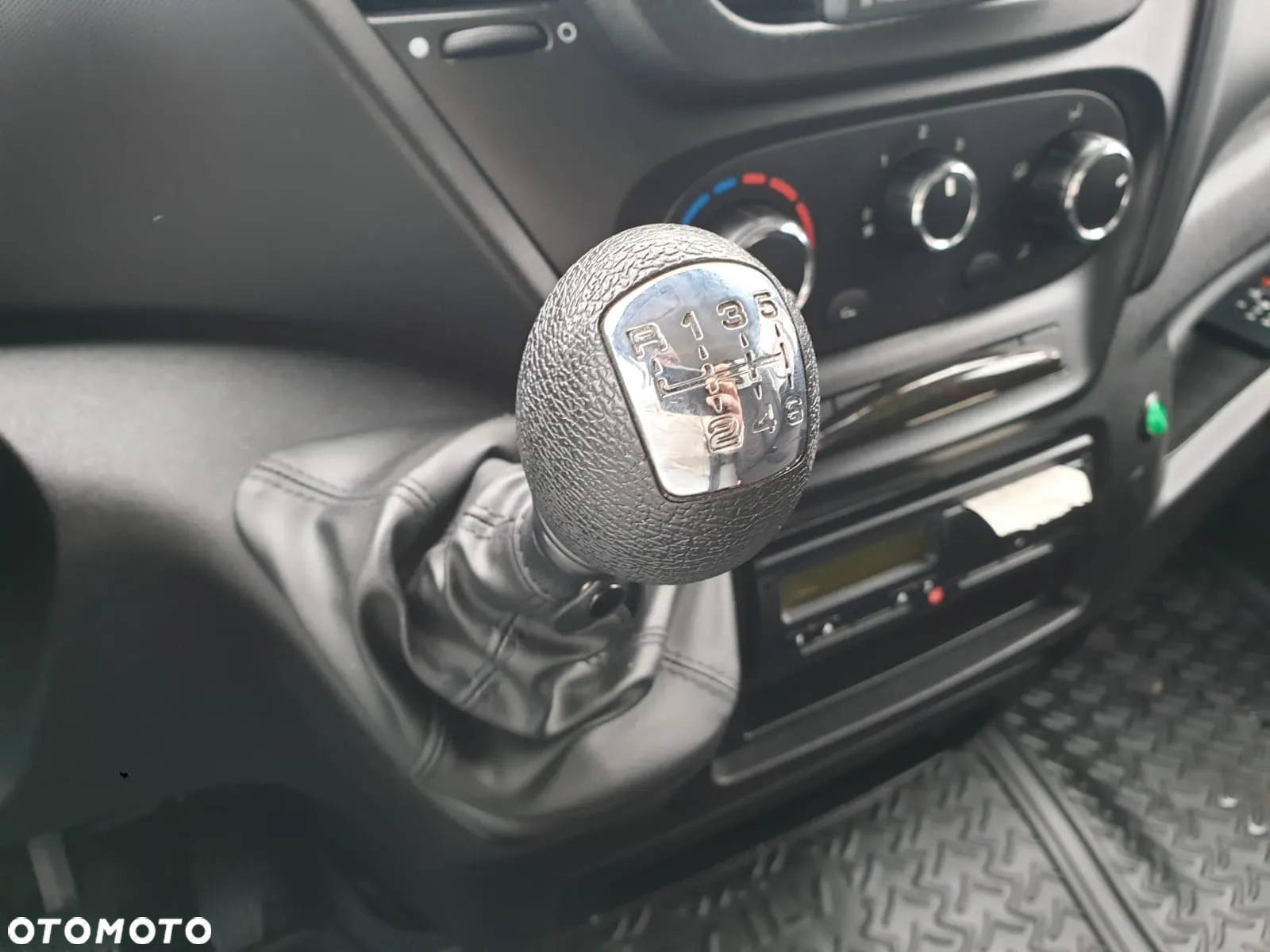 Iveco DAILY 60C15 CHŁODNIA+WINDA+DRZWI BOCZNE I TYLNE MROŹNIA IZOTERMA - 22