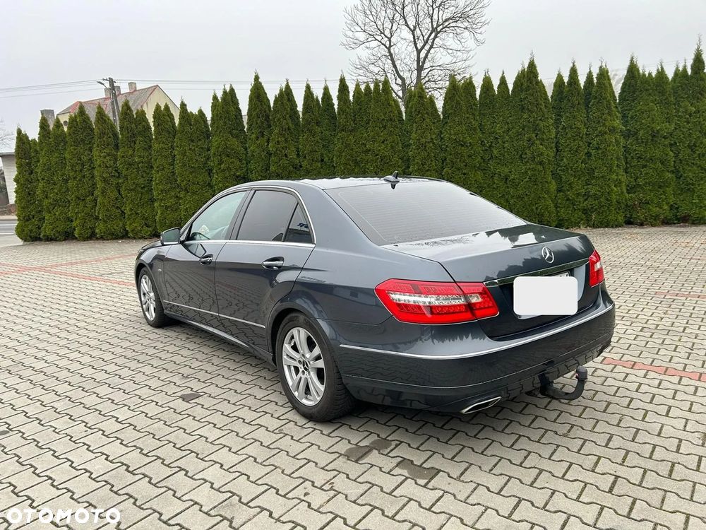 Mercedes-Benz Klasa E 220 T CDI 7G-TRONIC Avantgarde - 3