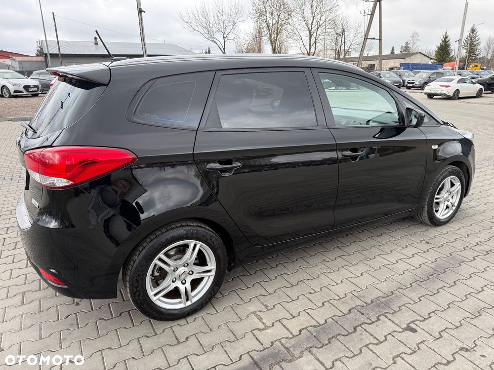 Kia Carens 1.6 GDI Dream-Team Edition - 11