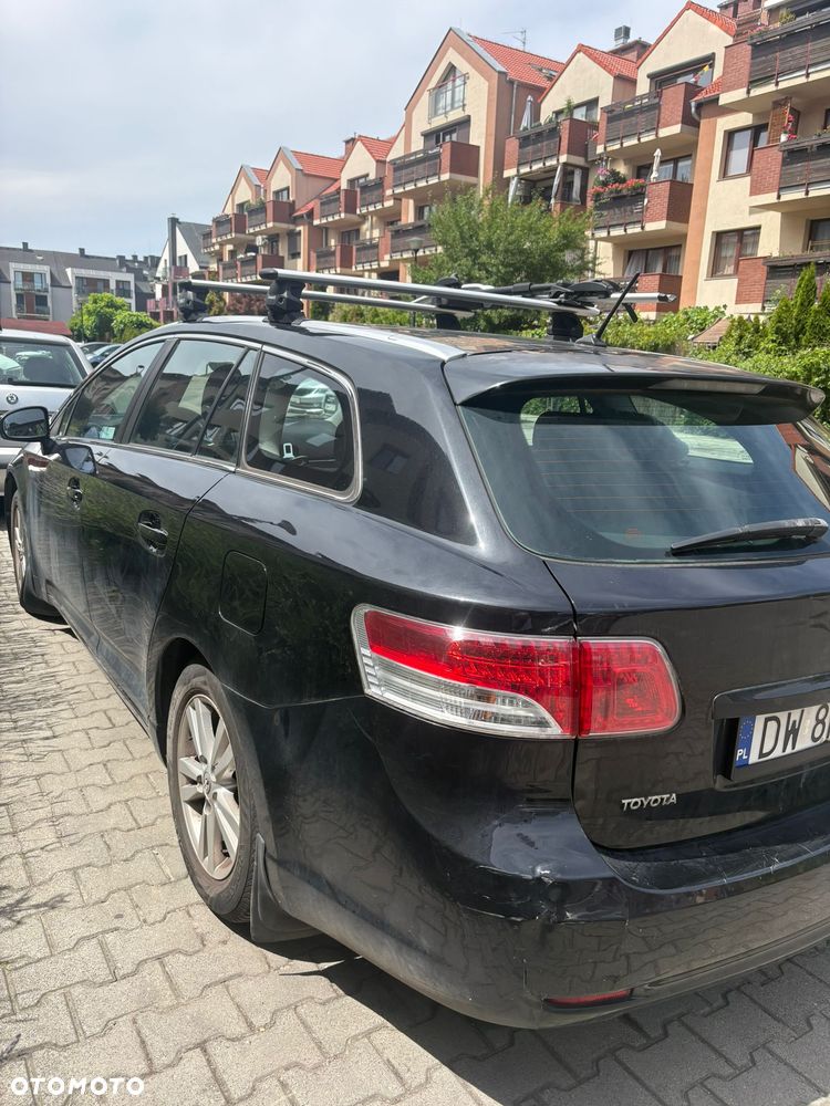 Toyota Avensis 1.8 Sol - 3
