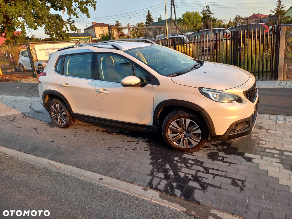 Peugeot 2008 1.2 Pure Tech Allure S&S EAT6 - 20