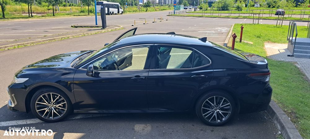 Toyota Camry Luxury - 7