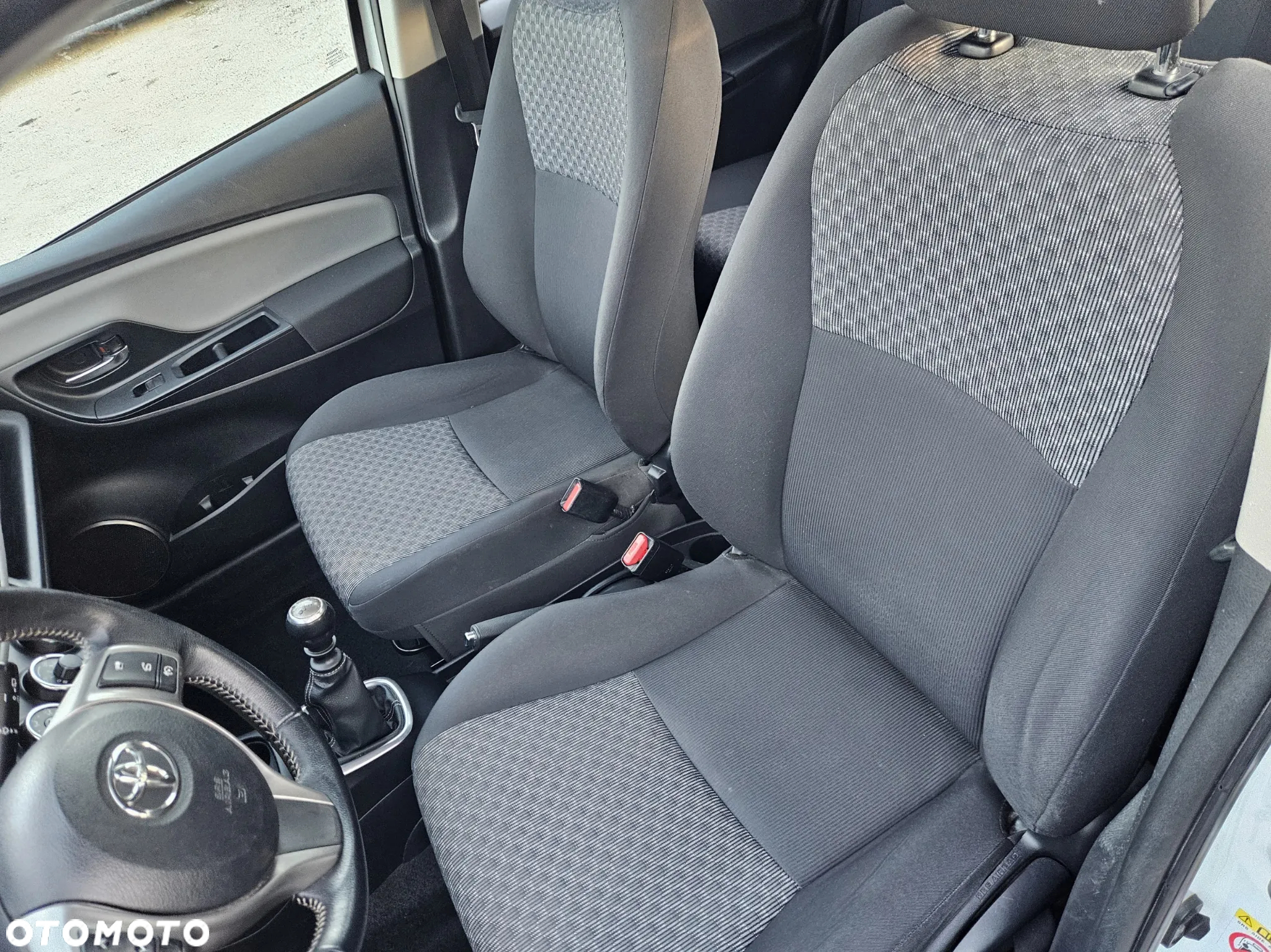 Toyota Yaris 1.4 D-4D Premium - 9