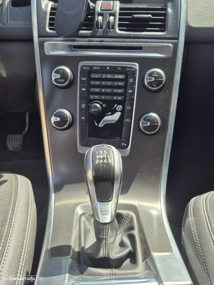 Volvo XC 60 2.0 D4 Momentum - 12