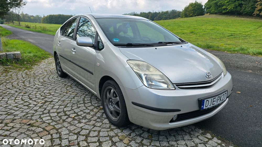 Toyota Prius ver--hybrid-executive - 1