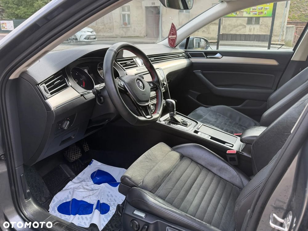 Volkswagen Passat - 10